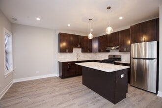 1143 Maple Ave in Evanston, IL - Building Photo - Building Photo
