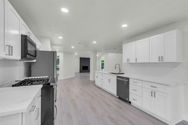 property at 1602 Pine Oak Dr