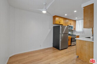 5468 Blackwelder St in Los Angeles, CA - Building Photo - Building Photo