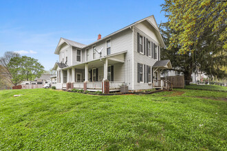 1436 S Broadway in Leavenworth, KS - Building Photo - Building Photo