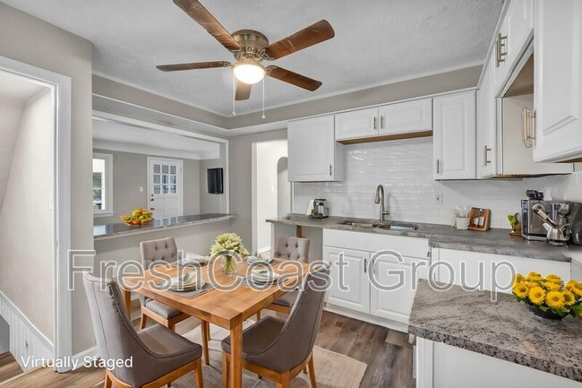 12931 Fruitside Rd in Garfield Heights, OH - Building Photo - Building Photo