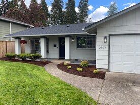 2327 Don St in Springfield, OR - Building Photo