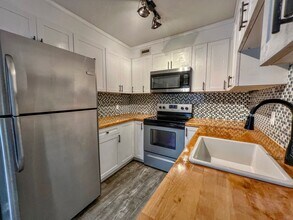1917 Woodcrest Dr in Winter Park, FL - Building Photo - Building Photo