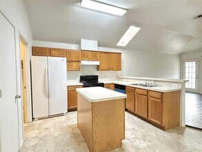 830 W Colony Dr in Arlington, TX - Building Photo - Building Photo