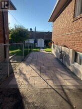 120 Hullmar Dr in Toronto, ON - Building Photo - Building Photo