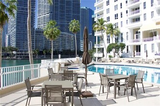 701 Brickell Key, Unit 609 in Miami, FL - Building Photo - Building Photo