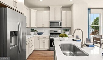 105 Abramo Victor Dr in Downingtown, PA - Building Photo