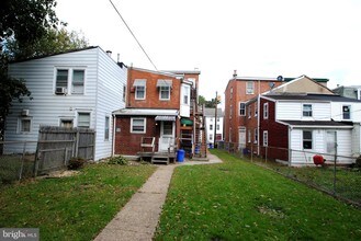 212 E Broad St in Burlington, NJ - Building Photo - Building Photo