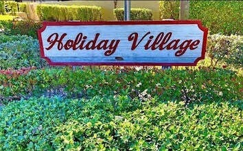 3688 N University Dr, Unit Holiday Village Unit#3688 in Coral Springs, FL - Building Photo - Building Photo