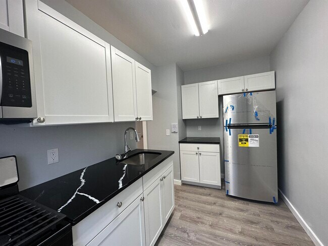 117 Corbin Ave in Jersey City, NJ - Building Photo - Building Photo