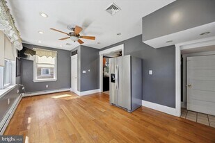 11 E Chelton Rd in Brookhaven, PA - Building Photo