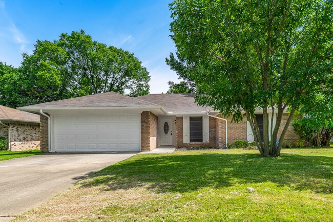 2901 Panhandle Dr in Grapevine, TX - Foto de edificio - Building Photo