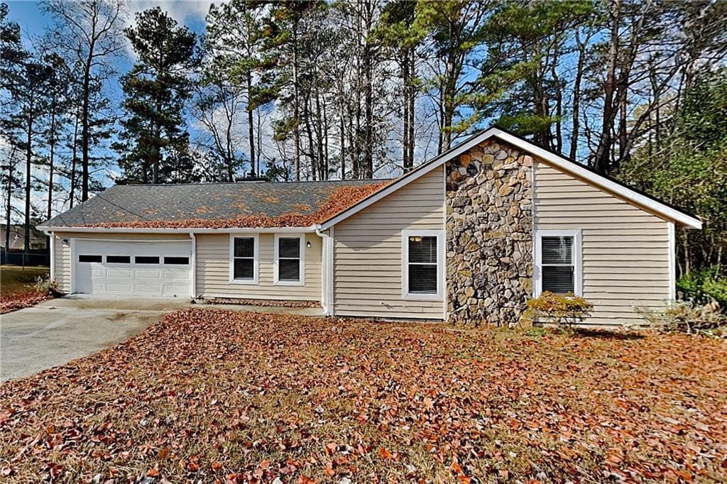 5359 Stafford Dr NW in Lilburn, GA - Building Photo