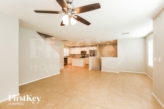 8944 Amy Olivia Ave in Las Vegas, NV - Foto de edificio - Building Photo