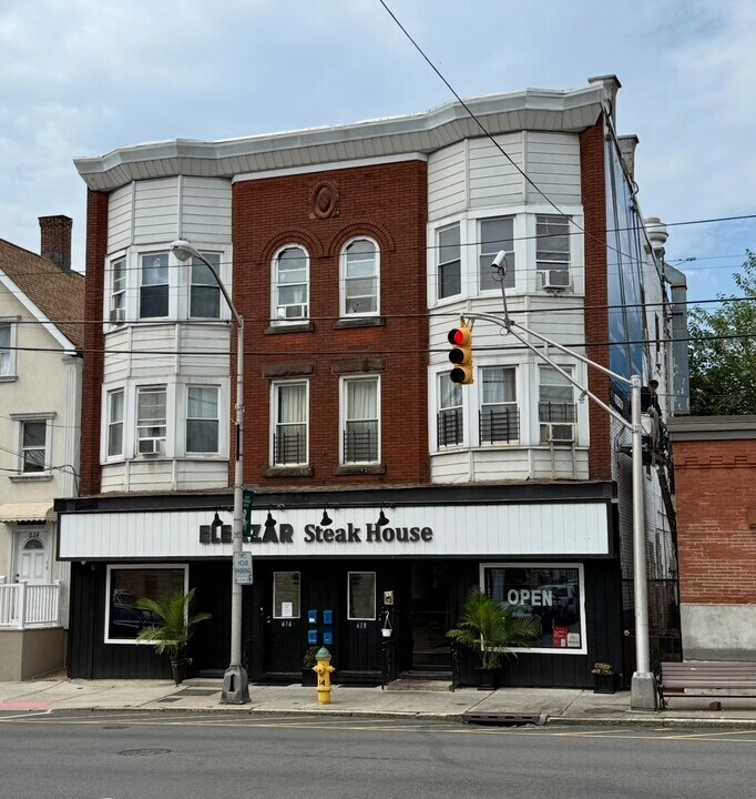 616 Frank E Rodgers Blvd N in Harrison, NJ - Foto de edificio