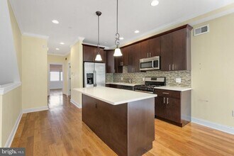 725 N 20th St in Philadelphia, PA - Building Photo - Building Photo