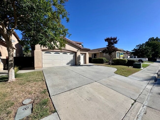30906 Crystalaire Dr in Temecula, CA - Building Photo - Building Photo