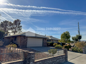 5399 W Lake Mead Blvd in Las Vegas, NV - Building Photo - Building Photo