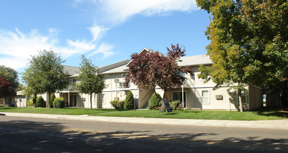 Silverwood Apartments in Nampa, ID - Foto de edificio - Building Photo