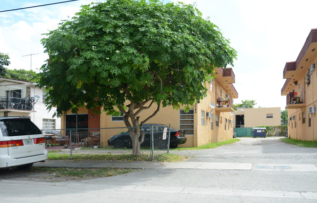 3039-3045 NW 21st Ct in Miami, FL - Building Photo - Building Photo