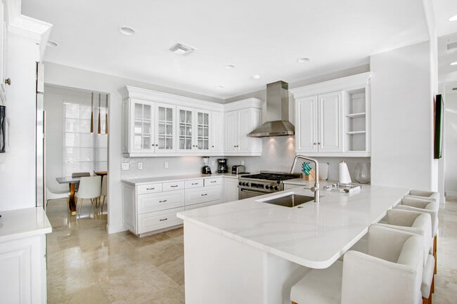 2635 S Ocean Blvd in Highland Beach, FL - Building Photo - Building Photo