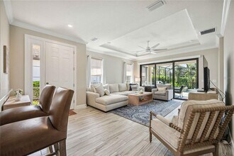 5305 Bartolomeo St in Sarasota, FL - Foto de edificio - Building Photo
