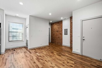 325 E 44th St in Chicago, IL - Building Photo - Building Photo