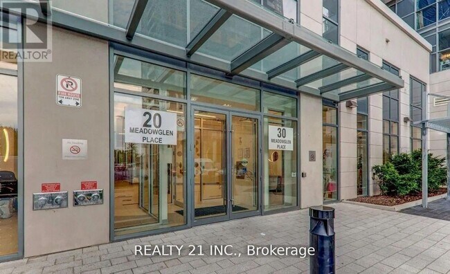 20 Meadowglen Pl in Toronto, ON - Building Photo - Building Photo