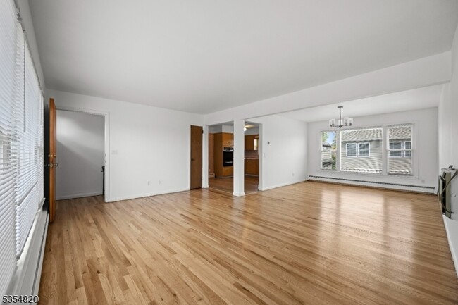 26 Pilgrim Ct in Bloomfield, NJ - Building Photo - Building Photo