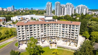 Waterloo Heights Apartments & Townhomes in Waterloo, ON - Building Photo