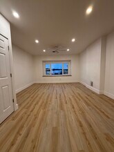 5211 Ridge Ave in Philadelphia, PA - Foto de edificio - Building Photo