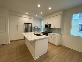 1118 Via Lucero in Oceanside, CA - Building Photo