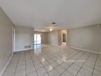 551 Whippoorwill Dr in Venice, FL - Building Photo - Building Photo