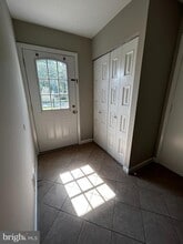 1700 Sadlers Wells Dr in Herndon, VA - Building Photo - Building Photo
