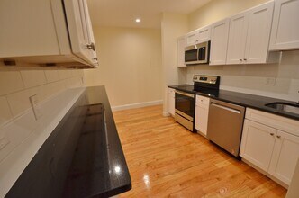 37 Brookline St, Unit 9A in Cambridge, MA - Building Photo - Building Photo