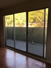 471 S Fairfax Ave, Unit 473.5 in Los Angeles, CA - Foto de edificio - Building Photo
