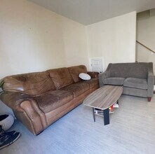 24 Lawn St, Unit 1 in Boston, MA - Foto de edificio - Building Photo