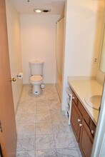 200 Cove Way, Unit 404 in Quincy, MA - Building Photo - Building Photo