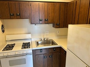125G Clubhouse Dr SW in Leesburg, VA - Building Photo - Building Photo