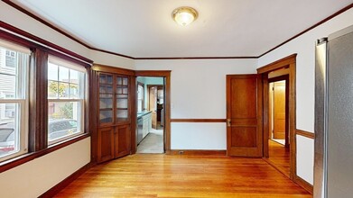 9 Henry St, Unit A1 in Brookline, MA - Foto de edificio - Building Photo