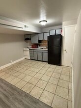 3512 Dodge St in Omaha, NE - Building Photo - Building Photo