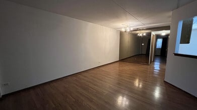 8713 Ballard Rd in Des Plaines, IL - Building Photo - Building Photo