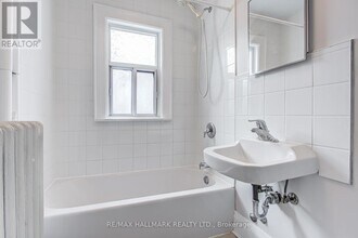 27 Sherwood Ave in Toronto, ON - Building Photo - Building Photo