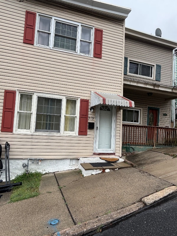 property at 319 N George St