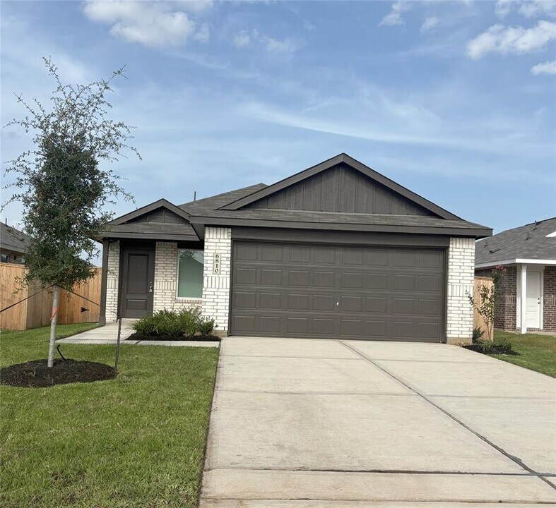 6810 Lilac Vine Ln in Katy, TX - Building Photo