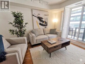 270 Wellington St W in Toronto, ON - Building Photo - Building Photo