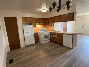 3228 White Ave in Clifton, CO - Building Photo - Building Photo