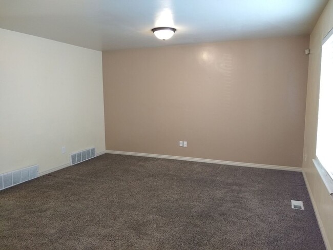 3528 Newland Loop in Lehi, UT - Building Photo - Building Photo