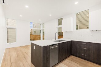 8547 Midvale Ave N in Seattle, WA - Building Photo - Building Photo