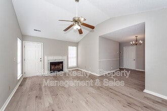 5161 Eastway St in North Charleston, SC - Building Photo - Building Photo